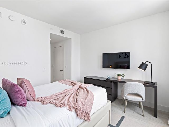 Apartment for sale  Unit #R1701 - photo 6686657