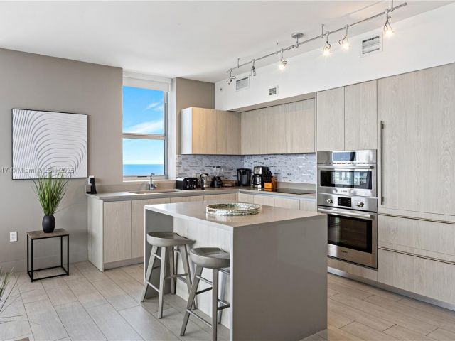 Apartment for sale  Unit #R1701 - photo 6686665