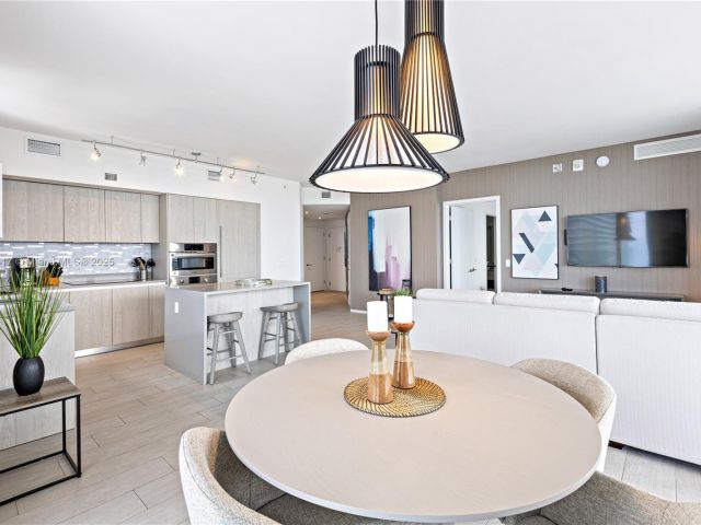 Apartment for sale  Unit #R1701 - photo 6686666