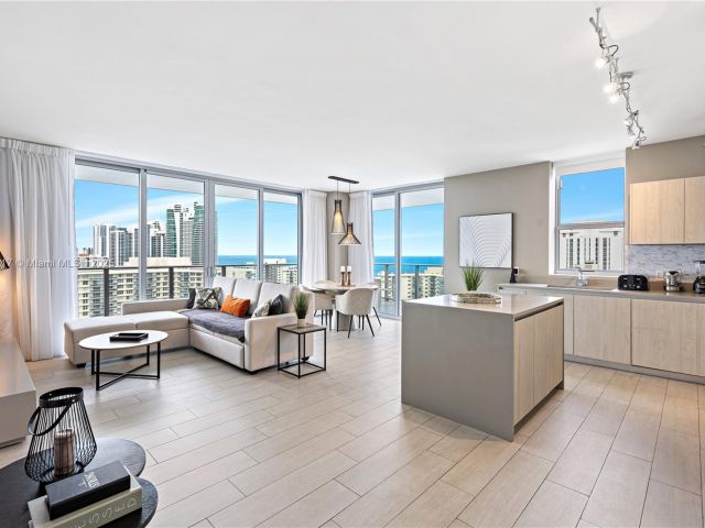 Apartment for sale  Unit #R1701 - photo 6686671