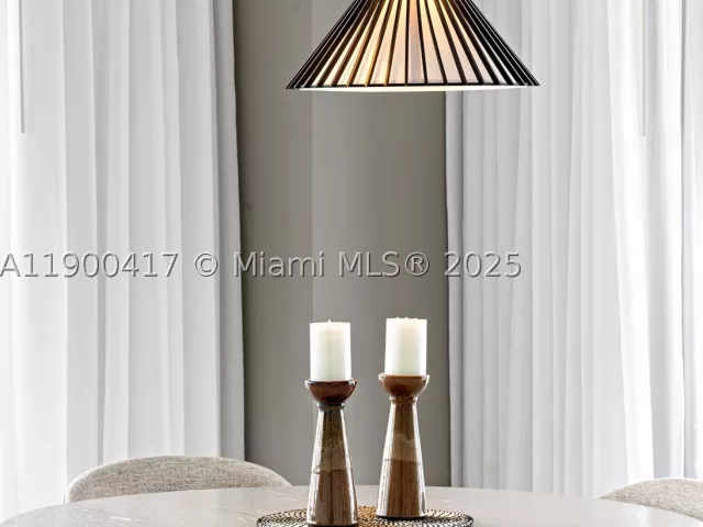 2-bedroom condo for sale in Hollywood - 4010 S Ocean Dr R1701 - MondialRealty