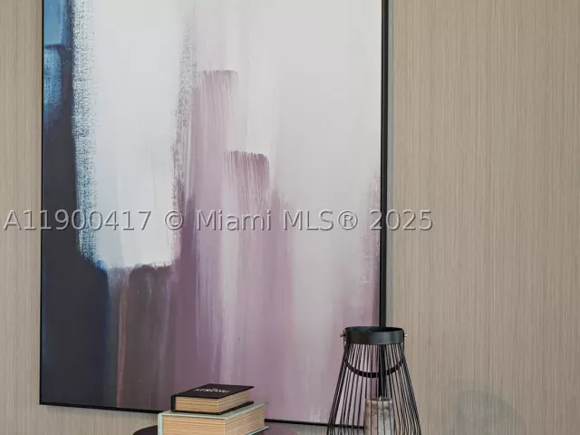 2-bedroom condo for sale in Hollywood - 4010 S Ocean Dr R1701 - MondialRealty