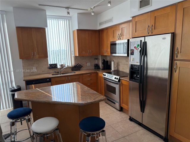 2-bedroom condo for sale in Hallandale Beach - 1745 E Hallandale Beach Blvd 507W - MondialRealty