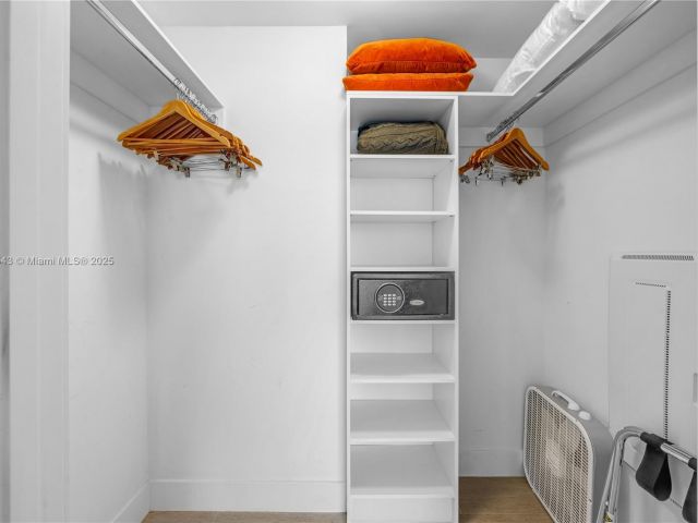 Apartment for rent  Unit #R2501 - photo 6686676