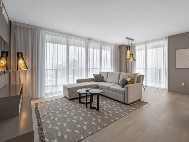 2-bedroom condo for rent in Hollywood - 4010 S Ocean Dr R2501 - MondialRealty