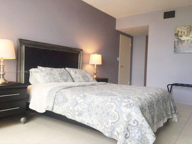 Apartment for rent  Unit #1516 - photo 6686902