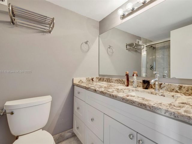 Apartment for rent  Unit #1516 - photo 6686903