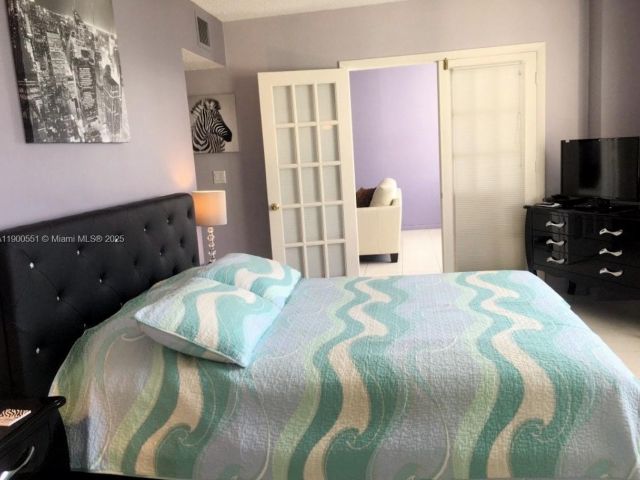 Apartment for rent  Unit #1516 - photo 6686906