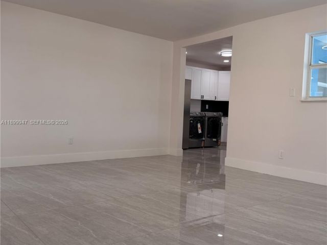 3-bedroom home for sale in Fort Lauderdale - 809 NW 12th Ave - MondialRealty