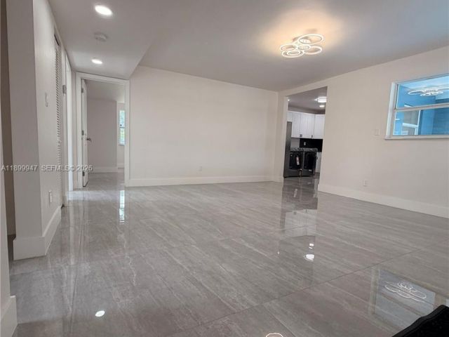 3-bedroom home for sale in Fort Lauderdale - 809 NW 12th Ave - MondialRealty