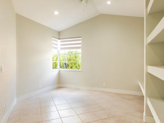 Home for rent at 17720 Candlewood Terrace - photo 6694222