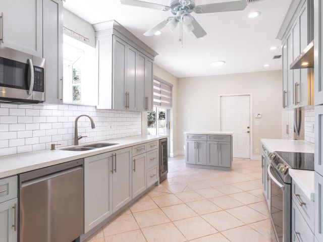 Home for rent at 17720 Candlewood Terrace - photo 6694235