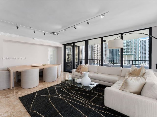 Apartment for rent  Unit #A1716 - photo 6692860