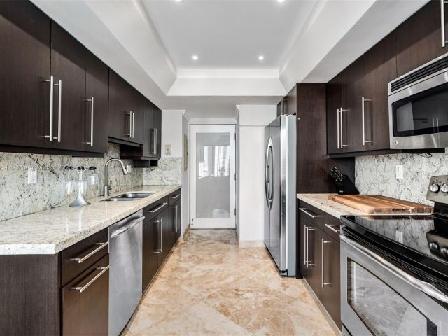 Apartment for rent  Unit #A1716 - photo 6692863