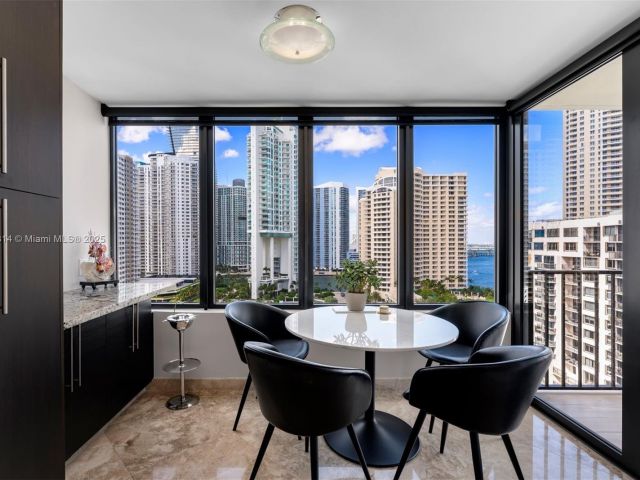 Apartment for rent  Unit #A1716 - photo 6692865