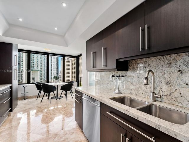 Apartment for rent  Unit #A1716 - photo 6692866