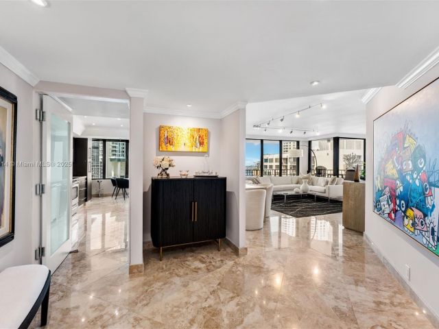 Apartment for rent  Unit #A1716 - photo 6692868