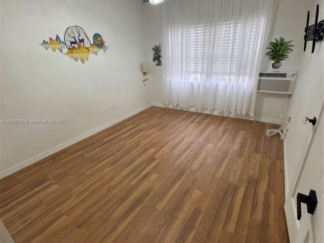 3-bedroom home for rent in Miami - 110 NE 68th St B - MondialRealty