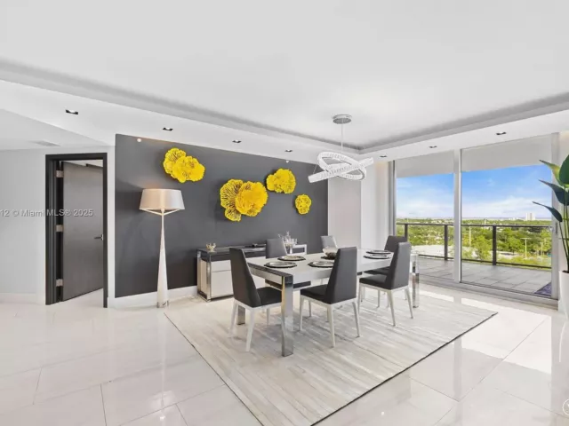 3-bedroom condo for sale in Fort Lauderdale - 1180 N Federal Hwy 1102 - MondialRealty