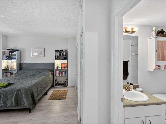 Apartment for sale  Unit #1108 - photo 6711597