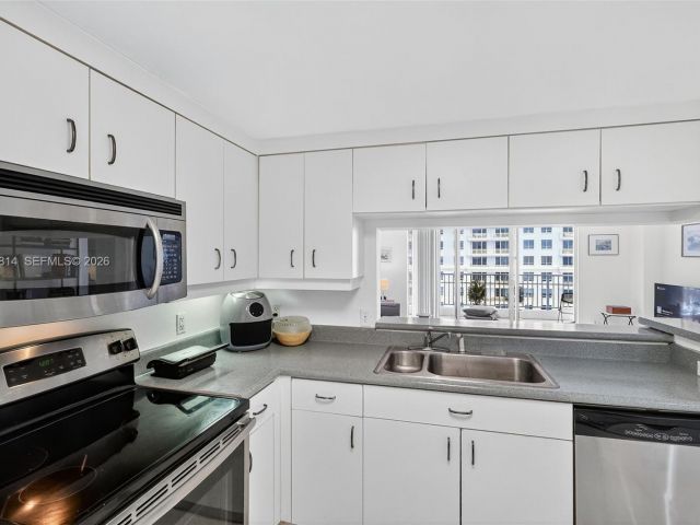 Apartment for sale  Unit #1108 - photo 6711601
