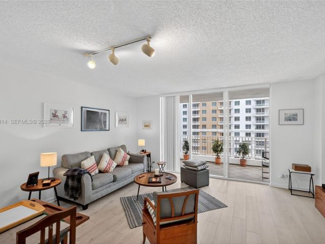 Apartment for sale  Unit #1108 - photo 6711604