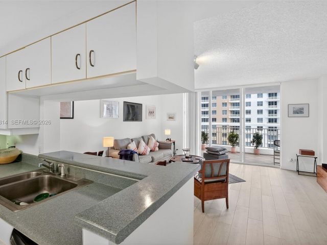 Apartment for sale  Unit #1108 - photo 6711606