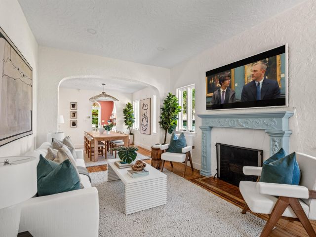 Home for sale at 704 N Swinton Avenue - photo 6708000