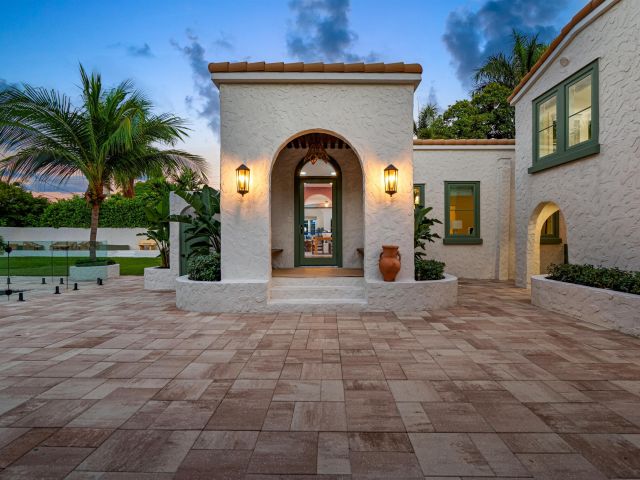 Home for sale at 704 N Swinton Avenue - photo 6708003