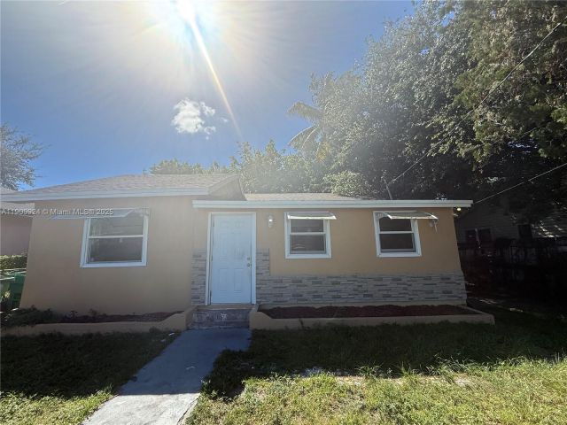 3-bedroom home for rent in Miami - 1918 NW 82nd St 0 - MondialRealty