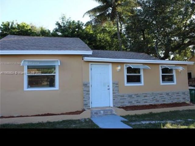 3-bedroom home for rent in Miami - 1918 NW 82nd St 0 - MondialRealty