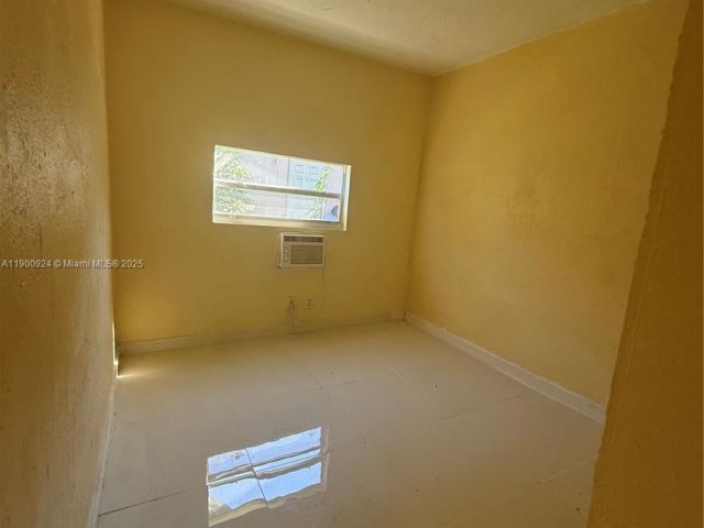 3-bedroom home for rent in Miami - 1918 NW 82nd St 0 - MondialRealty