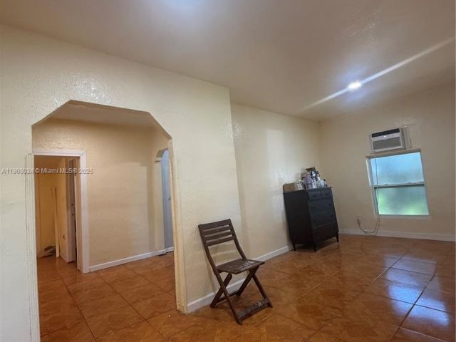 3-bedroom home for rent in Miami - 1918 NW 82nd St 0 - MondialRealty