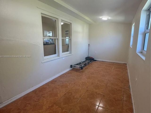 3-bedroom home for rent in Miami - 1918 NW 82nd St 0 - MondialRealty