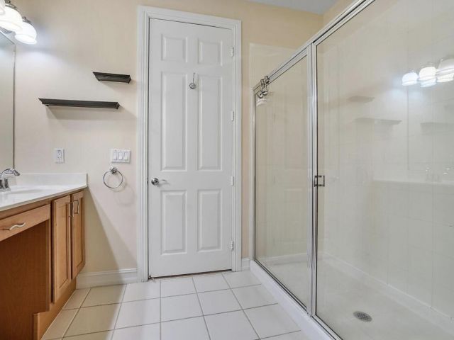 Home for rent at 111 SW 2nd Avenue - photo 6713066