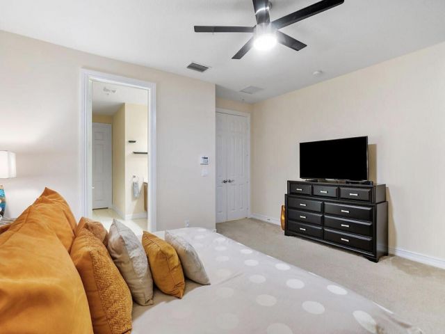 Home for rent at 111 SW 2nd Avenue - photo 6713068