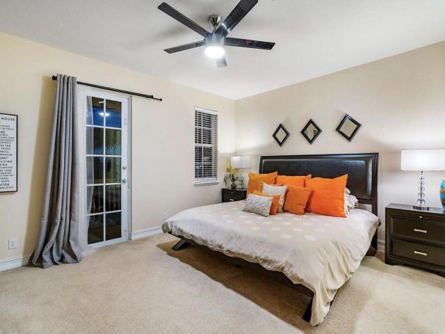 Home for rent at 111 SW 2nd Avenue - photo 6713069