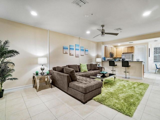 Home for rent at 111 SW 2nd Avenue - photo 6713078