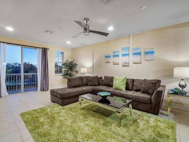 Home for rent at 111 SW 2nd Avenue - photo 6713080