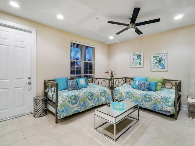 Home for rent at 111 SW 2nd Avenue - photo 6713082