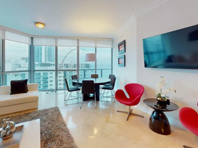 3-bedroom condo for rent in Hollywood - 3101 S Ocean Dr 1705 - MondialRealty