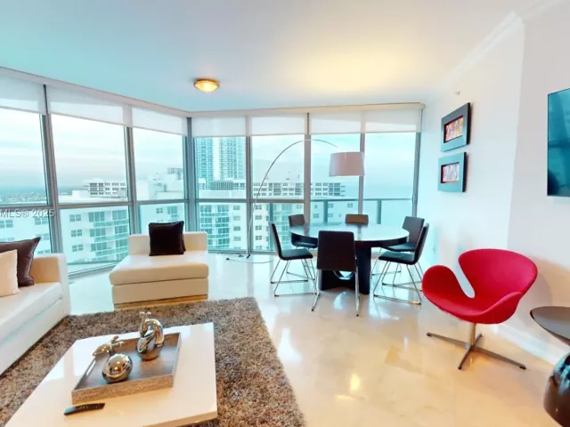 3-bedroom condo for rent in Hollywood - 3101 S Ocean Dr 1705 - MondialRealty