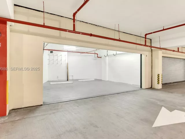 4-bedroom condo for sale in Miami - 848 Brickell Key Dr 204 - MondialRealty