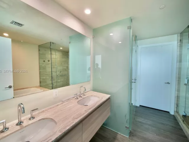 Apartment for sale  Unit #2603 - photo 6693367