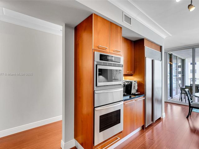 Apartment for rent  Unit #701 - photo 6697912