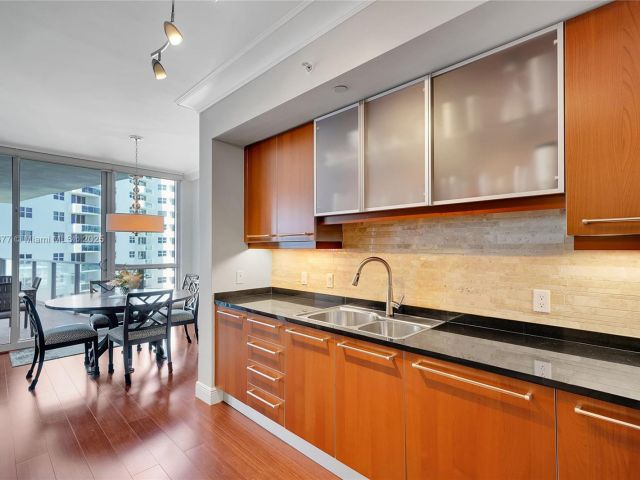 Apartment for rent  Unit #701 - photo 6697915