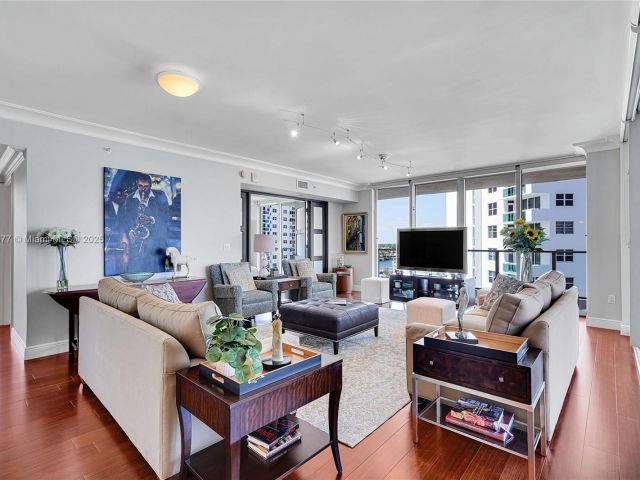 Apartment for rent  Unit #701 - photo 6697919