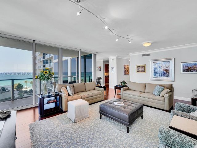 Apartment for rent  Unit #701 - photo 6697922