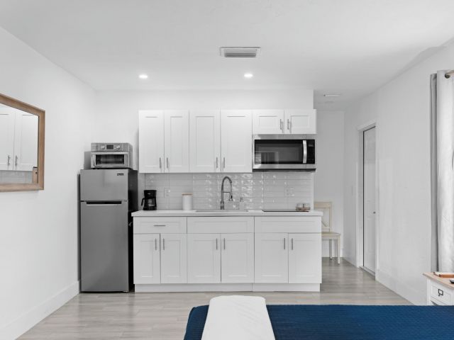 Home for sale at 5285 Sunrise Boulevard - photo 6717188