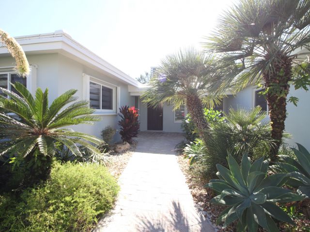 Home for rent at 2548 SE 14th Street E 2548 Se 14th St - photo 6697024